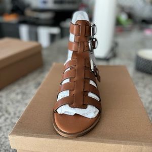 STEVE MADDEN- Tan Bruno Sandals